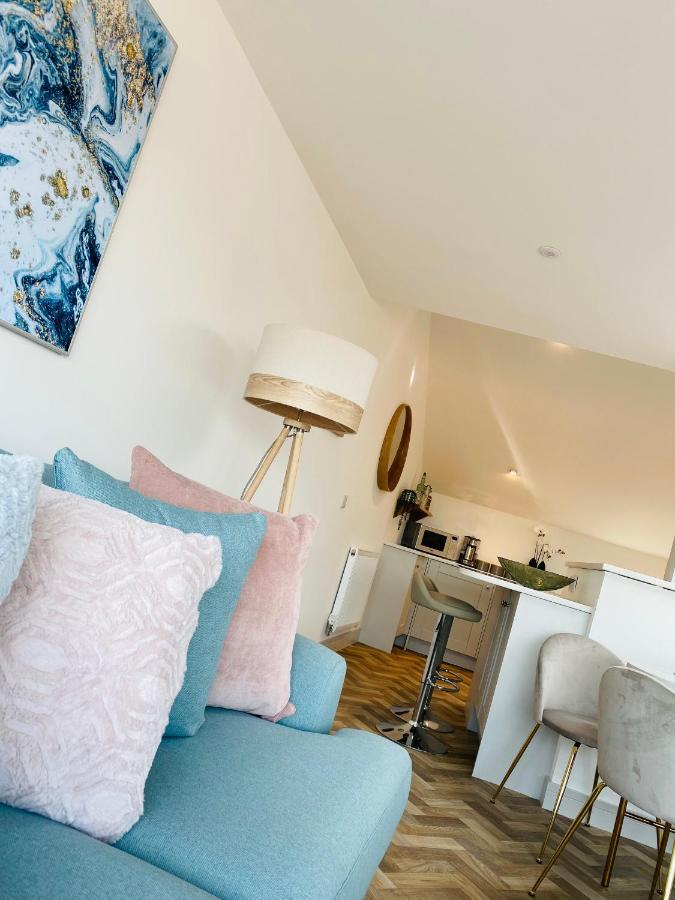Lees Lookout Holt ,2 Bedroom Luxury Apartment With Private Parking Екстериор снимка