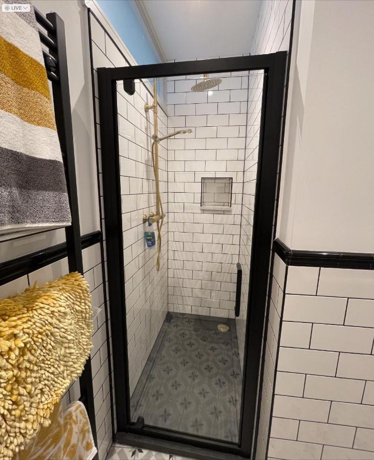 Lees Lookout Holt ,2 Bedroom Luxury Apartment With Private Parking Екстериор снимка