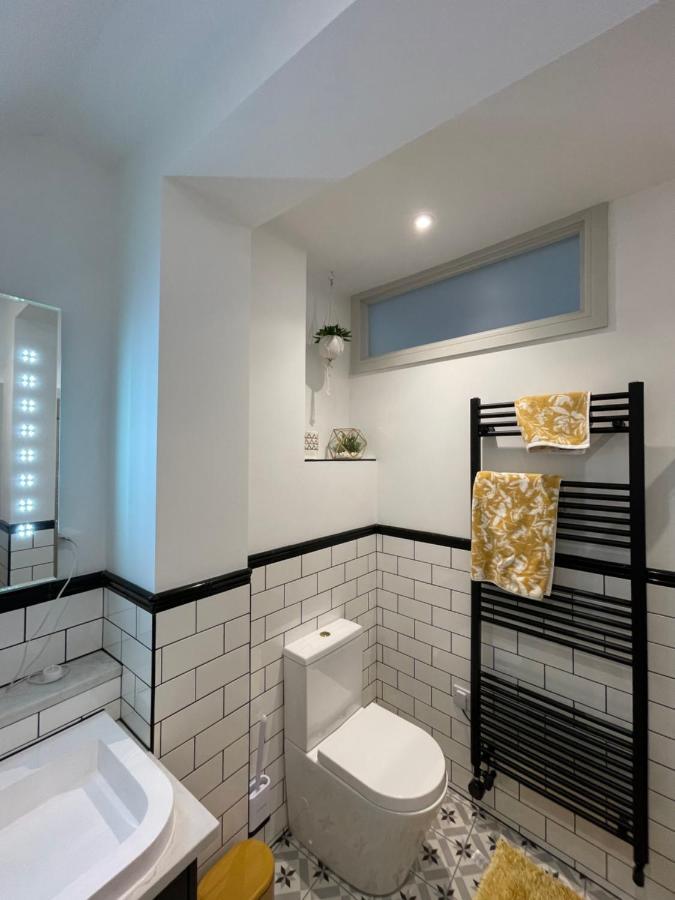 Lees Lookout Holt ,2 Bedroom Luxury Apartment With Private Parking Екстериор снимка