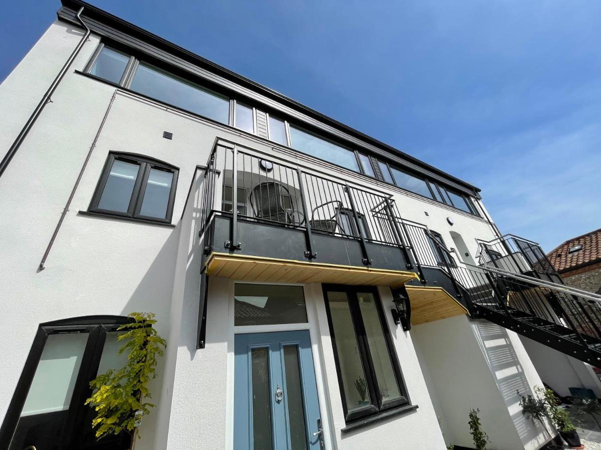Lees Lookout Holt ,2 Bedroom Luxury Apartment With Private Parking Екстериор снимка