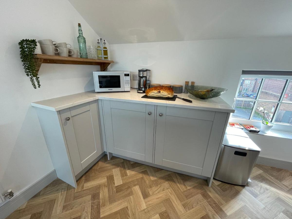 Lees Lookout Holt ,2 Bedroom Luxury Apartment With Private Parking Екстериор снимка
