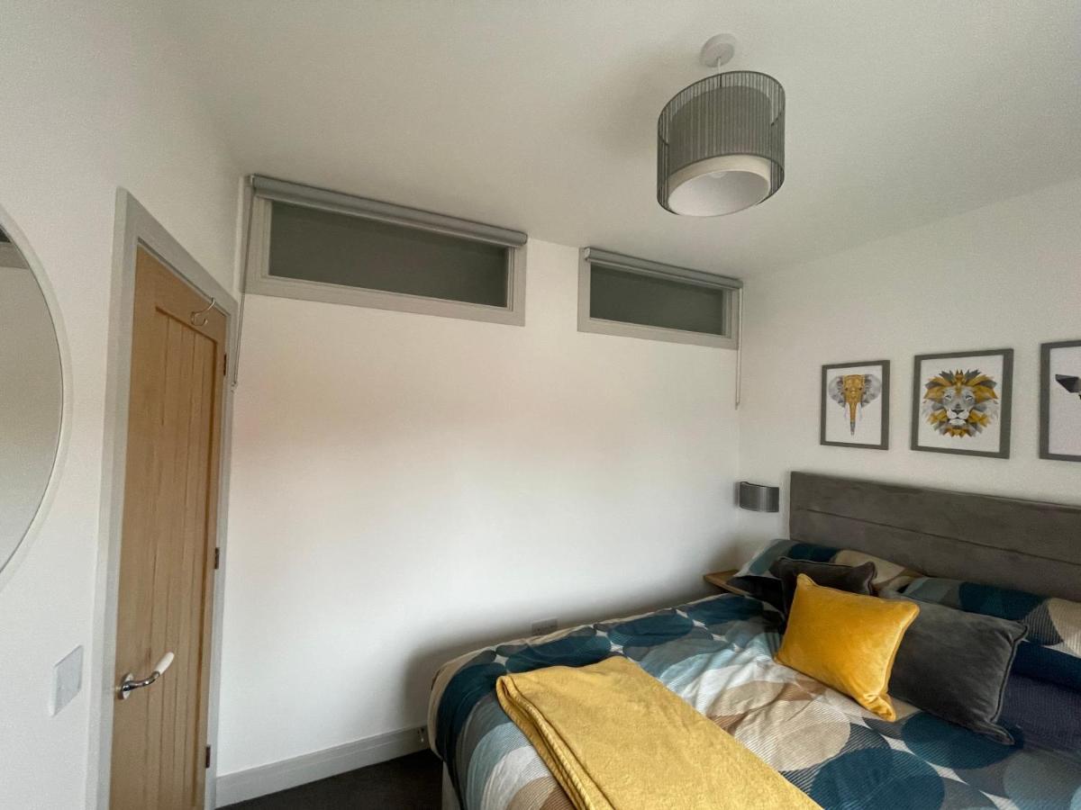 Lees Lookout Holt ,2 Bedroom Luxury Apartment With Private Parking Екстериор снимка